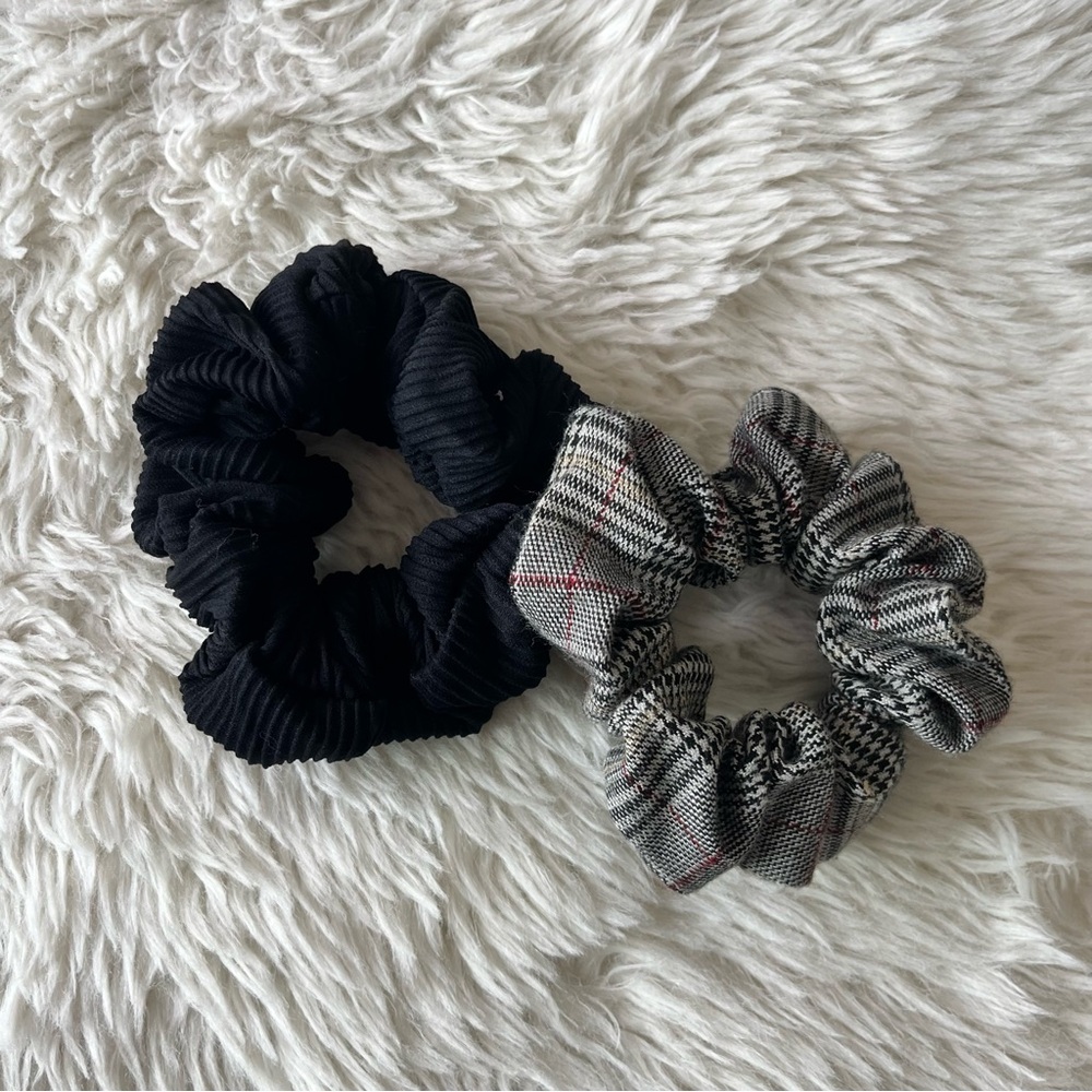 Brandy Melville Scrunchies